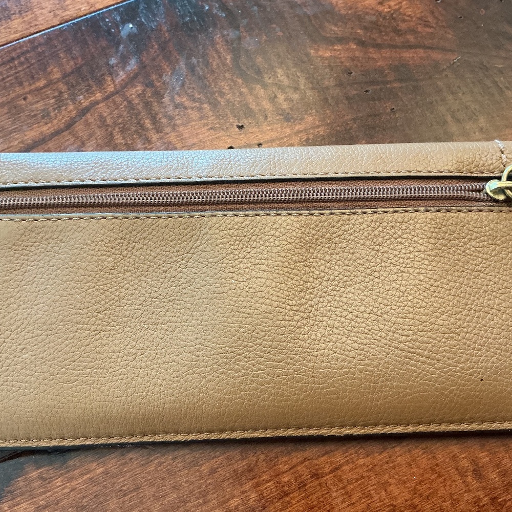 EUC Coach leather slim wallet - Picture 4 of 4
